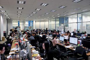 《香港零一》早前於鰂魚涌的辦公室容納約一百個員工，辦公室現已搬到荃灣，以容納目 標招聘的三百人。 （陳嘉欣攝）