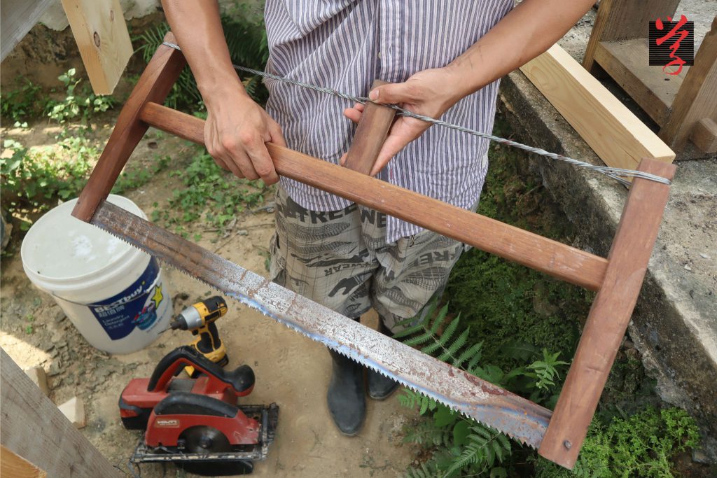 Woody工作用的木鋸均由他親手製成。
