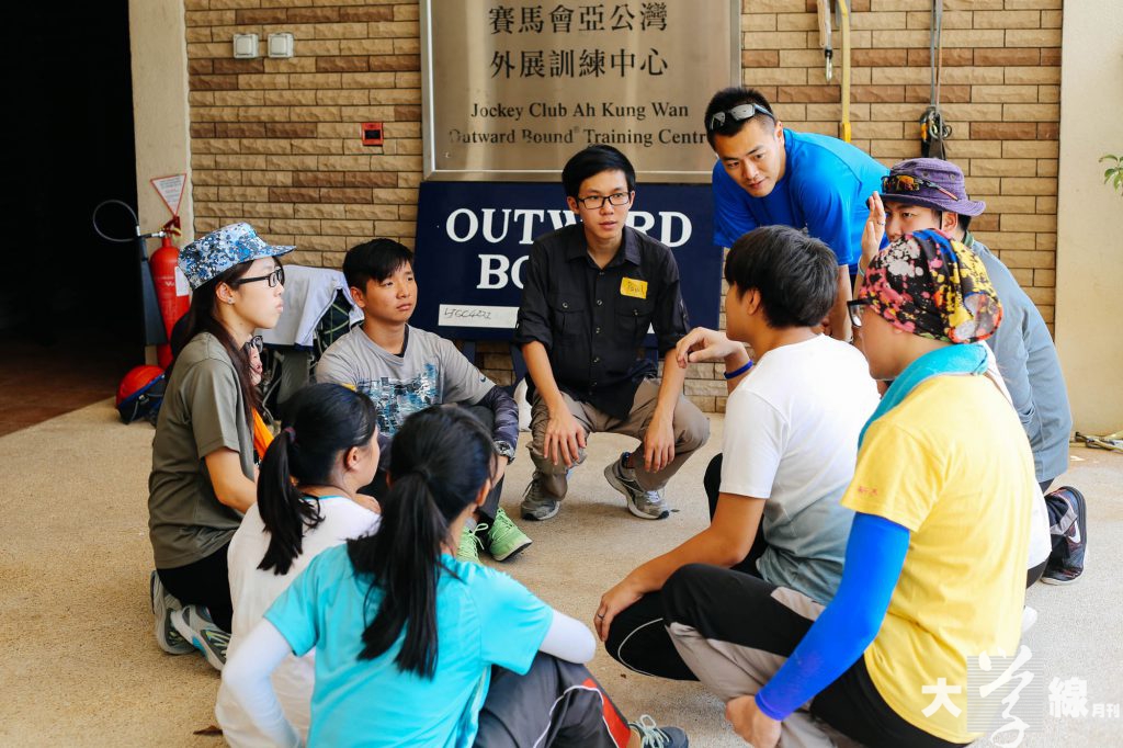劉鳴煒在過去的暑假曾參與青年外展訓練，在活動中聆聽青年人對香港社會的看法。（受訪者提供）
